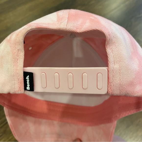 Bench hat - Picture 3 of 8